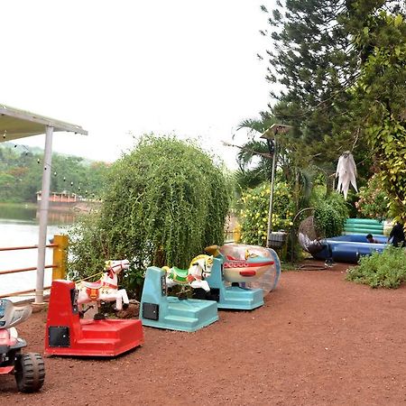 Mayem Lakeview Otel Goa Dış mekan fotoğraf