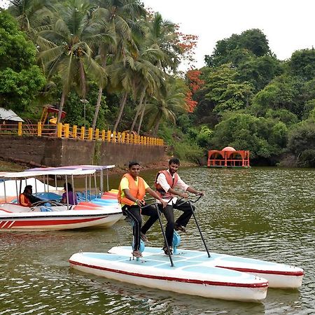 Mayem Lakeview Otel Goa Dış mekan fotoğraf