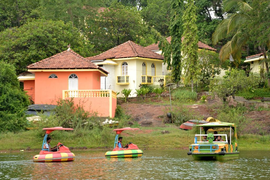 Mayem Lakeview Otel Goa Dış mekan fotoğraf