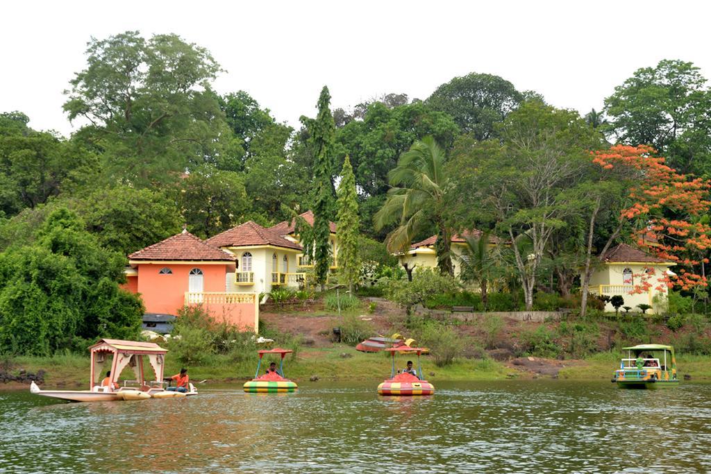 Mayem Lakeview Otel Goa Dış mekan fotoğraf