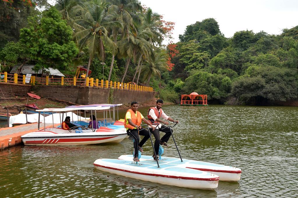 Mayem Lakeview Otel Goa Dış mekan fotoğraf