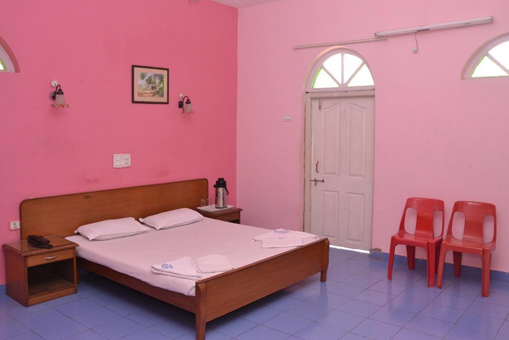 Mayem Lakeview Otel Goa Dış mekan fotoğraf