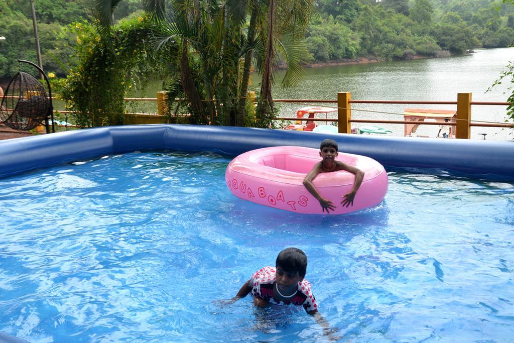 Mayem Lakeview Otel Goa Dış mekan fotoğraf